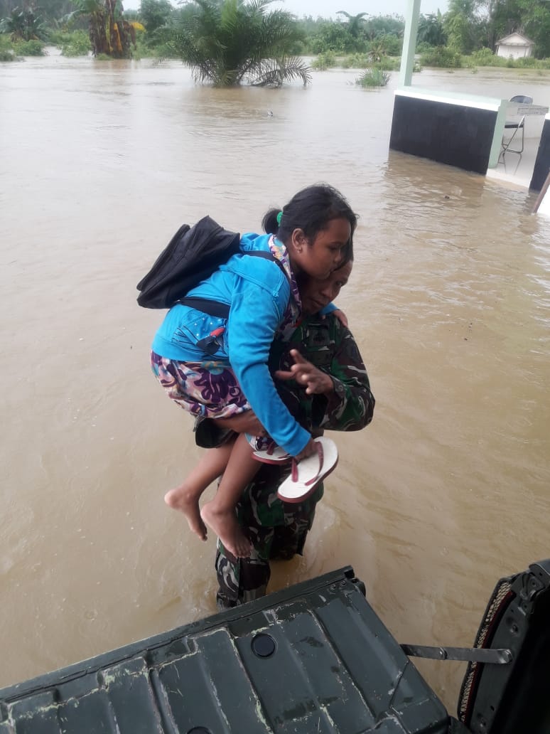 Mulawarman Peduli; Danramil 1022-05/Krb Prioritaskan Keselamatan Warga Korban Banjir