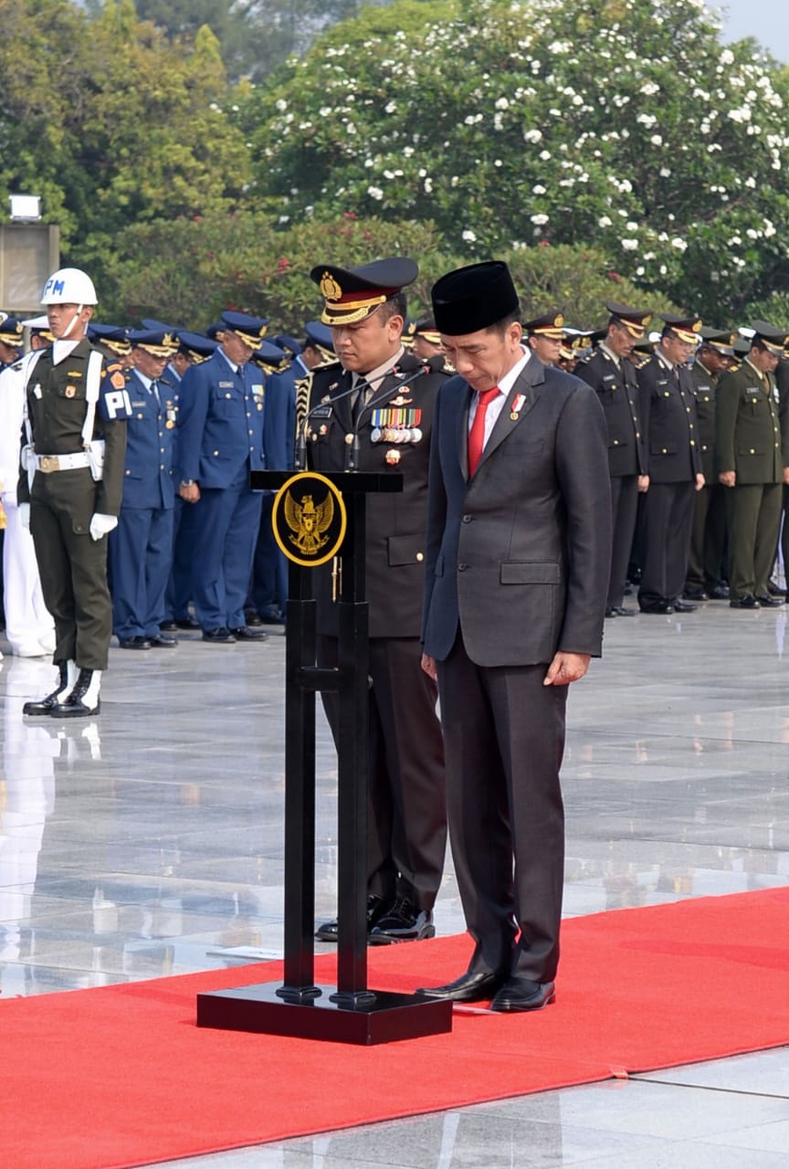 Peringatan Hari Pahlawan di TMP Kalibata Dipimpin Langsung Presiden Jokowi