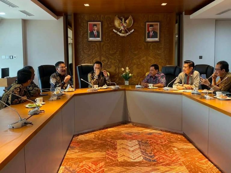 MPR Akan Bekerjasama Dengan PWI Sosialisasikan Amandemen UUD 45 Dan Kode Etik