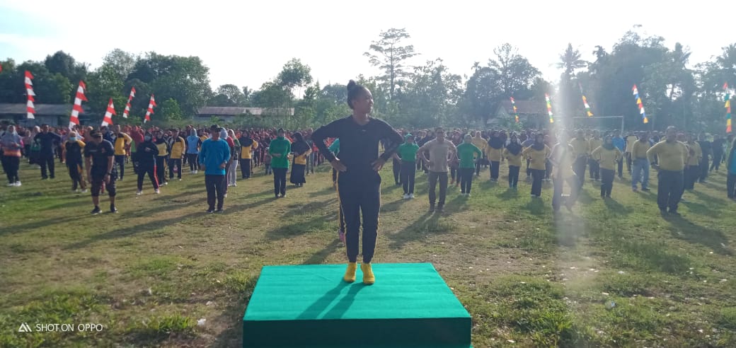 Ratusan Masyarakat Meriahkan Senam Bersama Hari Juang TNI AD Koramil 1022-05/ Krb