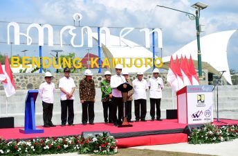 Presiden Jokowi Resmikan Bendung Kamijoro di Kulon Progo