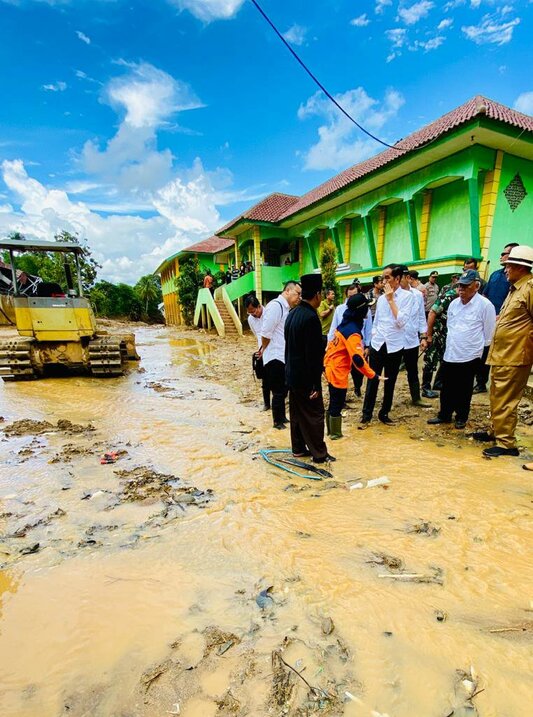 Presiden Tinjau Langsung Banjir Bandang di Lebak