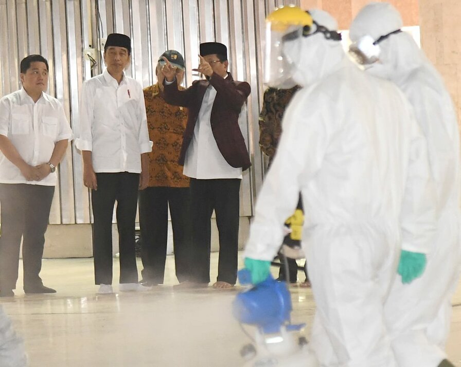 Presiden Tinjau Penyemprotan Disinfektan di Masjid Istiqlal