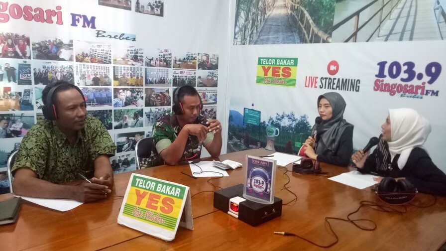 Serda Sudirman On Air di Radio Singosari dan Top FM Brebes