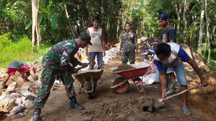 Tak Kenal Libur, Satgas TMMD Genjot Selesaikan Sasaran