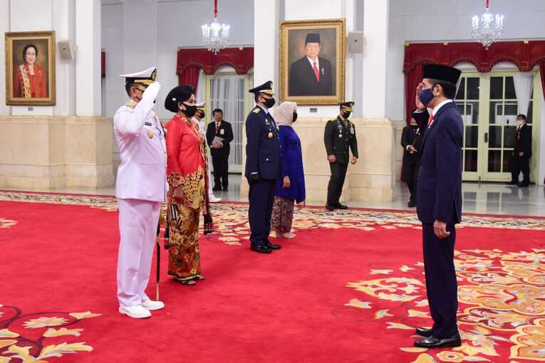 Presiden Lantik KSAL dan KSAU di Istana Negara