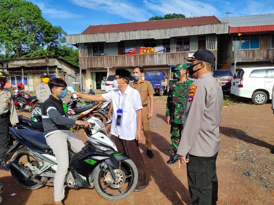 Koramil 1022/06/ Sln Bersama Muspika Sungai Loban Gelar Penegakan Disiplin Protokol Covid-19