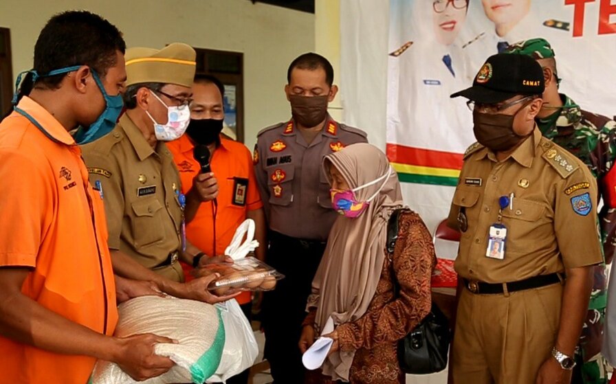 Tegal Salurkan Bansos Provinsi Jateng Secara Serentak