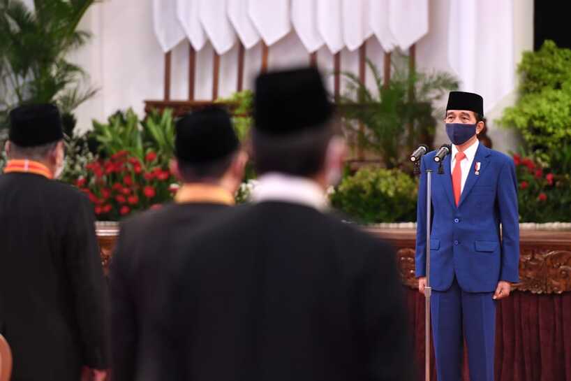 Presiden Jokowi Anugerahkan Tanda Jasa dan Kehormatan bagi 53 Tokoh