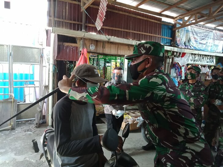 Masih Dalam Nuansa HUT RI ke-75, Kodim 1022/Tnb Giat Sosialisasi dan Tegakkan Protokol Kesehatan