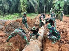 Pekerjaan Fisik TMMD 109 Kodim 1022/Tnb Progres Pemasangan Gorong- gorong ke Dua