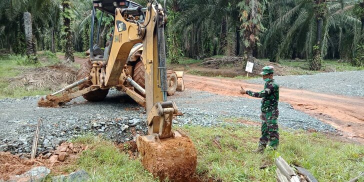 Diguyur Hujan Beberapa Hari Target Pemasangan Gorong Gorong Jalan TMMD ke -109 Mulai di Laksanakan