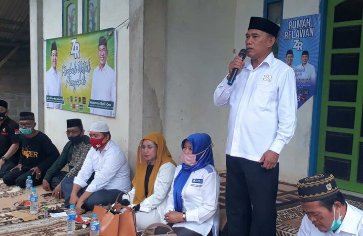 Keramahan M. Rusli Dikagumi Warga Satui, Zainal Arifin Siap Coblos ZR