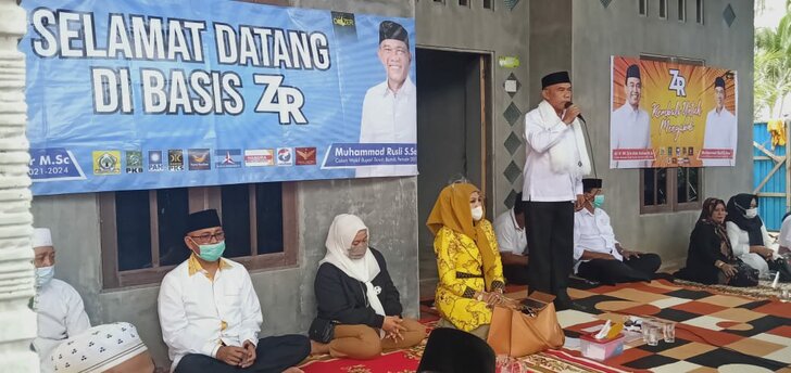 M. Rusli Bantu Bocah Penderita Kelainan Fisik