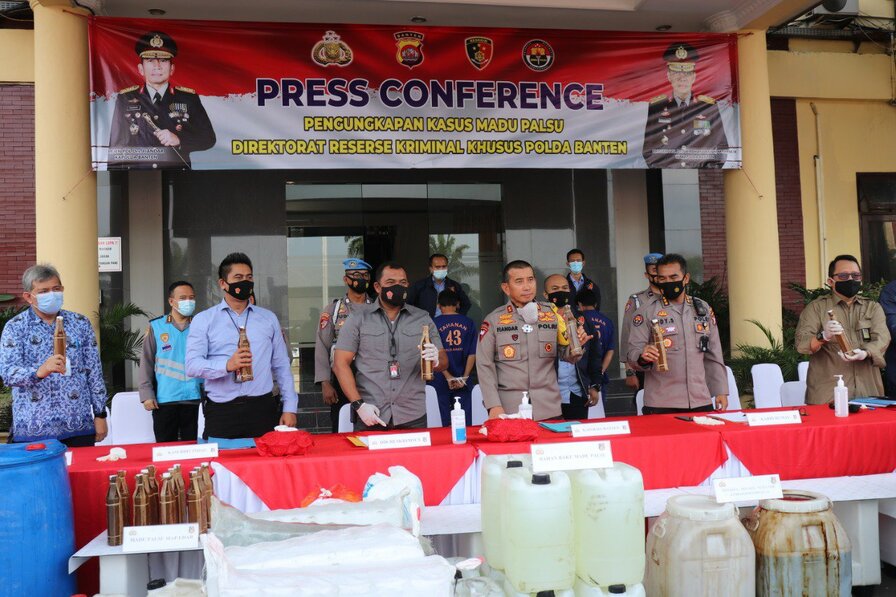 Polda Banten Gelar Press Conference Ungkap Kasus Produksi Madu Palsu