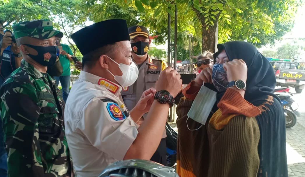 Bupati Tanbu Pimpin Razia Prokes, Banyak Warga Terjaring