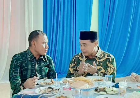 Dandim 1022/Tnb Letkol Cpn Rahmat Trianto Bersama Zairullah Azhar Bincang Santai