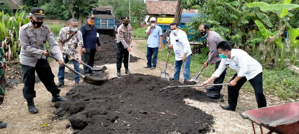 HPN 2021 SMSI Sumbang Jalan dan Sarana Sanitasi