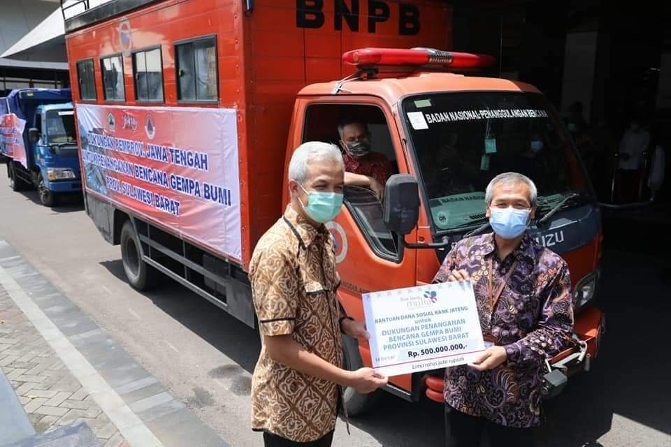 Ganjar Berangkatkan Relawan dan Bantuan Logistik Bantu Bencana Gempa Sulbar