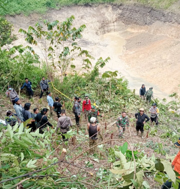Tampungan Air Jebol, Lobang Tambang Rakyat Tertutup Lumpur 10 Orang Belum Diketahui Nasibnya