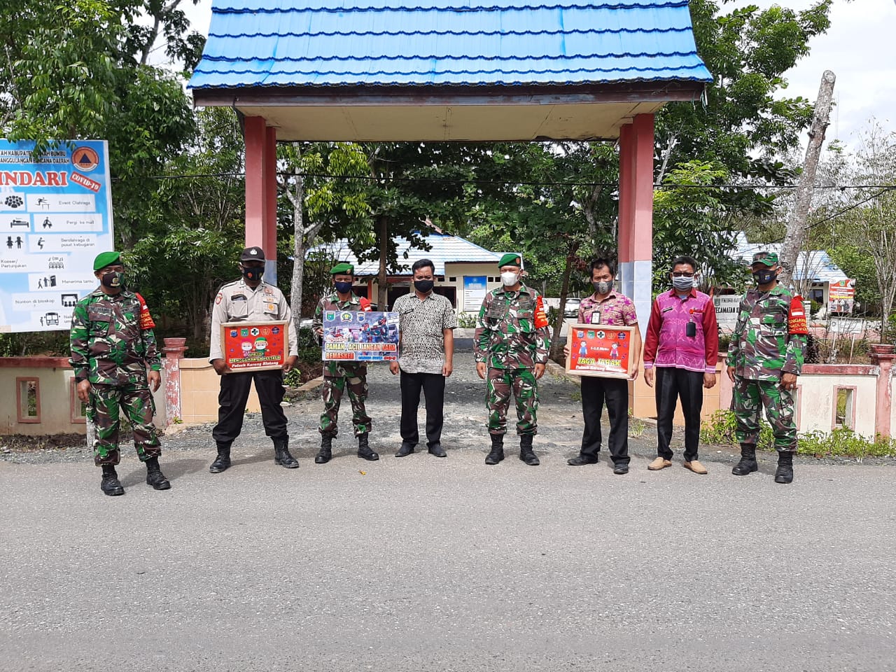 Koramil 1022-05/Krb Bersama Jajaran Muspika Karang bintang Gelar Operasi Yustisi Prokes