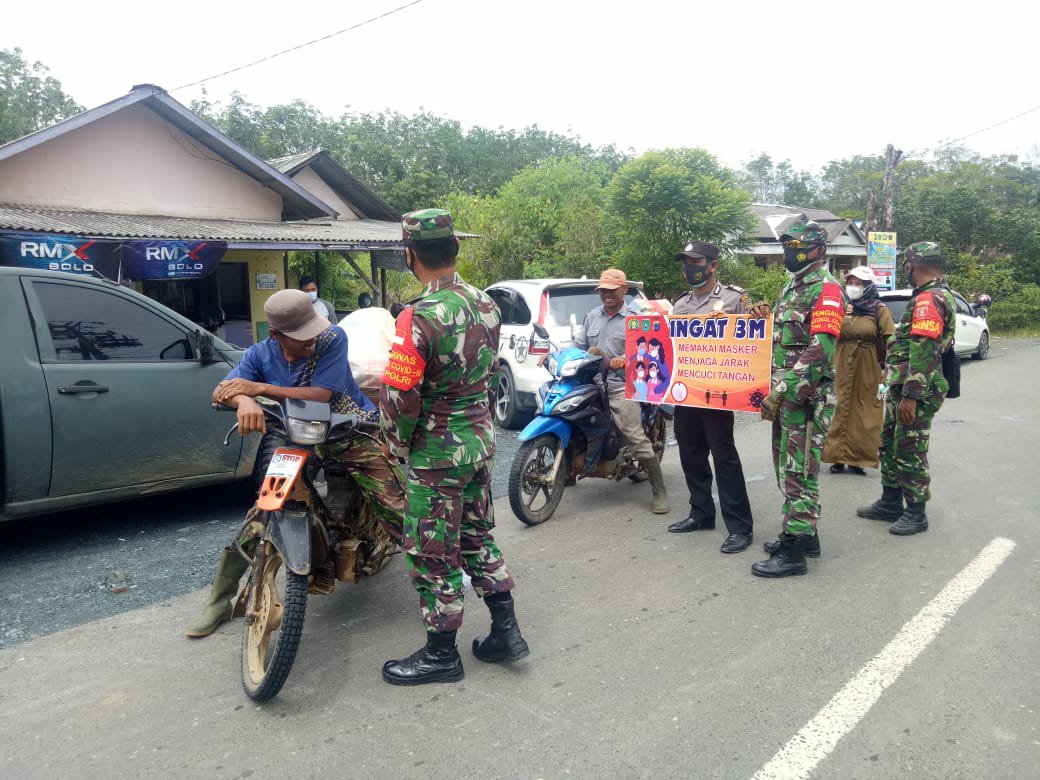 Jajaran Koramil 1022-03/Khu Rutin Gelar Operasi Yustisi Protokol Kesehatan