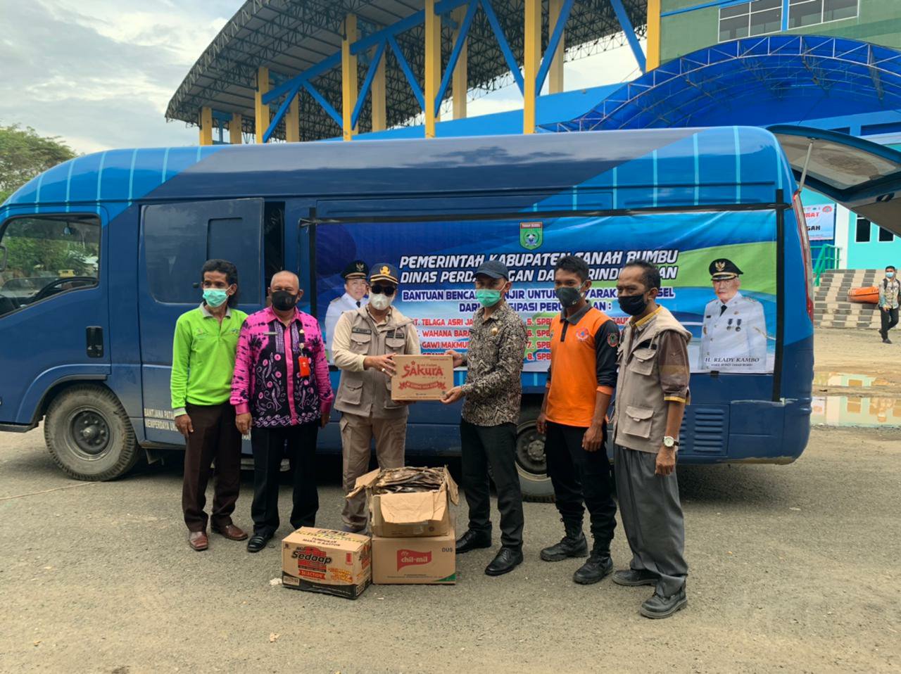 Pemkab Tanah Bumbu Gandeng Swasta Bantu Korban Banjir di HST, Kirim 786 Kg Ikan Kering dan Bahan Pokok