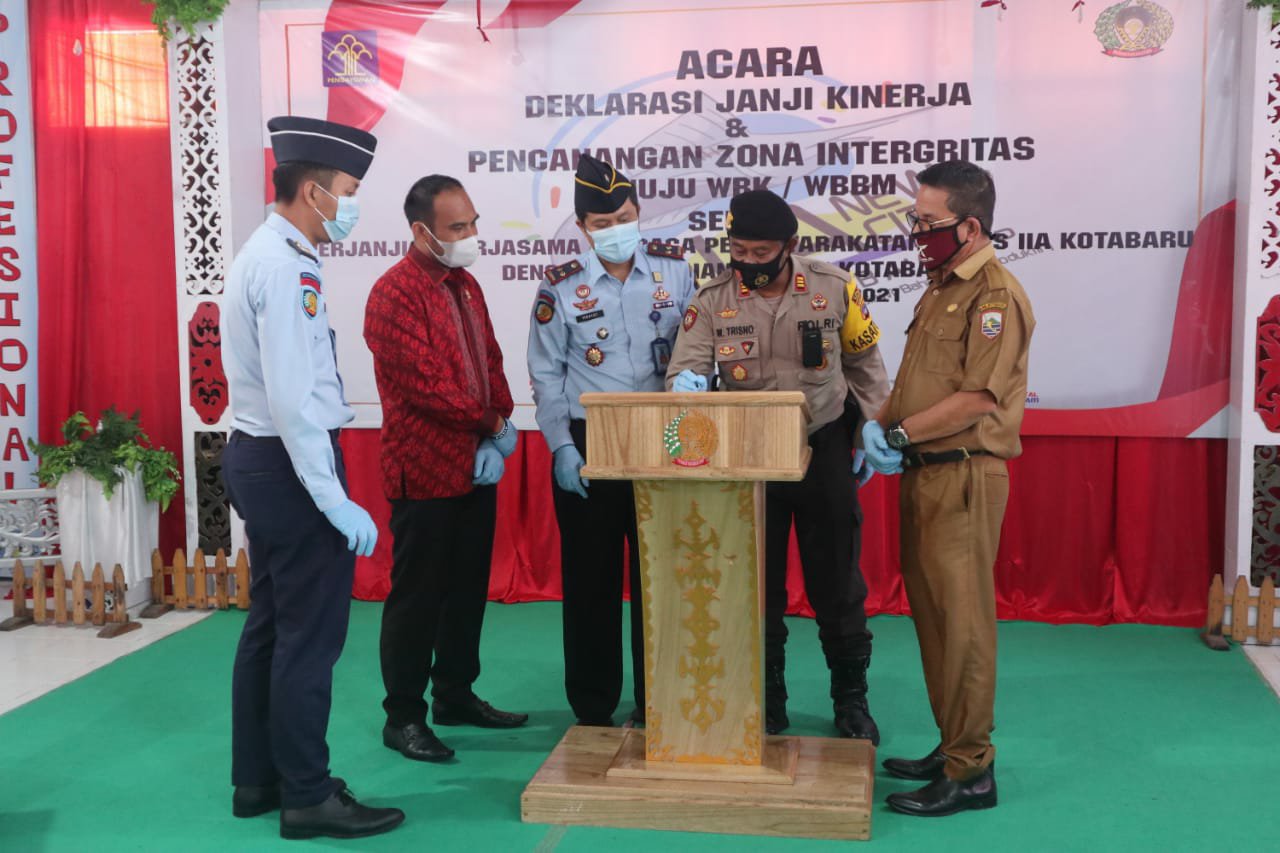 Janji Kinerja Lapas Kota baru serta Pencnangkan Zona Integritas WBK dan WBBM