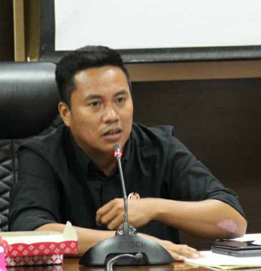 Wakil Ketua DPRD Tanbu” Rencana permohonan Penanggung Penahanan Eks Sekda di luar Kelembagaan