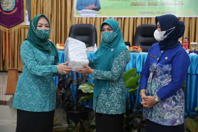 TP PKK Tanbu Sosialisasikan Pola Asuh Anak dan Remaja