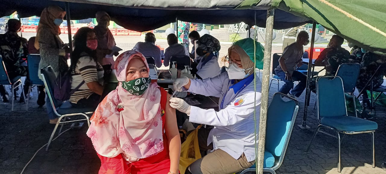 RSAU dr. Siswanto Lanud Adi Soemarmo Kembali Kerahkan Nakes Bantu Serbuan Vaksinasi Covid-19 TNI-Polri di Surakarta