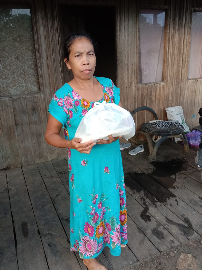 Warga Terdampak Covid-19 Desa Sarigadung Terima Bantuan dari Posko Satu Jiwa