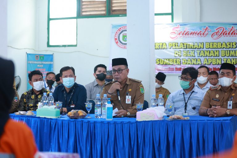 Bupati Tutup Pelatihan Plate Welder Pengelasan di BLK