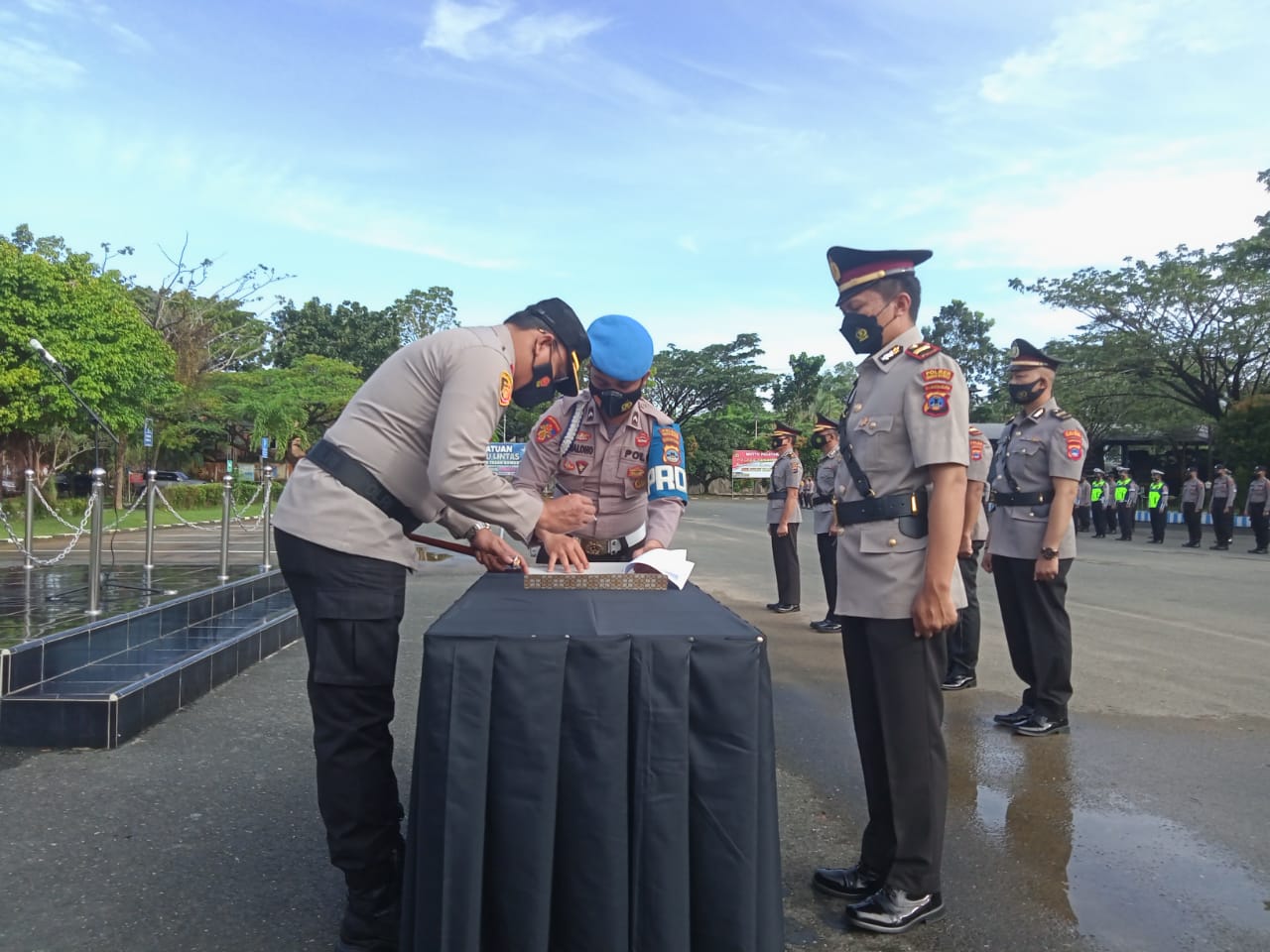 Penyegaran Organisasi, Kapolres Tanah Bumbu Lantik Kabaglog dan Dua Kapolsek Baru