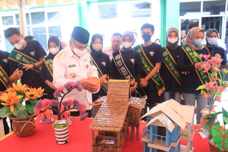 Pemkab Tanbu Gelar Lomba Balogo dan Kreasi Barang Bekas