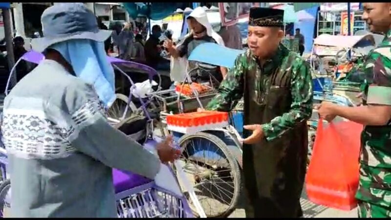 Posko Satu Jiwa Salurkan Nasi Kotak Usai Salat Jumat