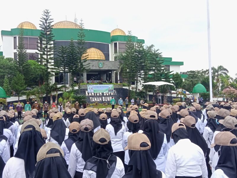 Serahkan SK PPPK 663 Tenaga Guru dan Non Guru, Ini Pesan Bupati Zairullah