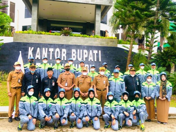 Berlaga Di POPDA, Atlet Kontingen Tanah Bumbu Dilepas Bupati