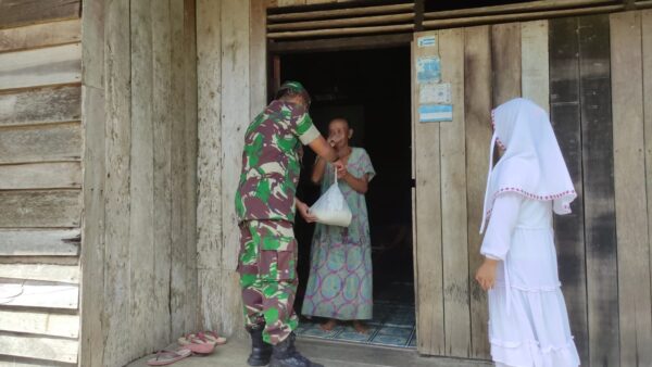 Berbagi Kebahagiaan Kepada Anak Yatim dan Lansia, Posko Satu Jiwa Salurkan Paket Sembako