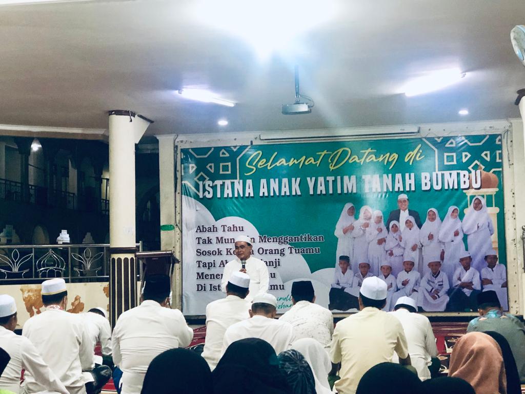 Kunjungan Rutin, Bupati Tanbu Berikan Motivasi Kepada Anak Yatim