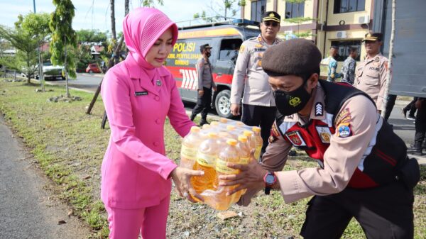 Peduli Kemanusiaan, Polres Tanah Bumbu Kirim Bantuan Untuk Korban Gempa Cianjur