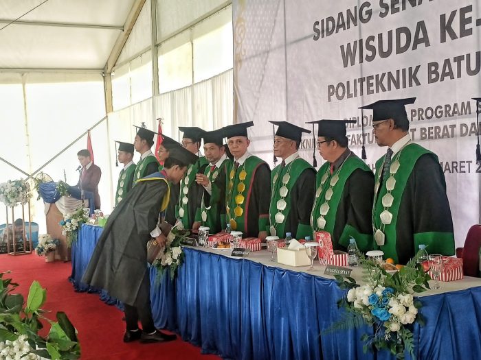 Wisuda Ketiga Program Diploma, Politeknik Batulicin Luluskan 42 Mahasiswa