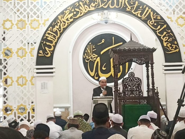 Bupati Zairullah Tunaikan Shalat Id Di Masjid Darul Azhar Bersujud