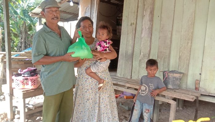 Door to Door, Posko Satu Jiwa Salurkan Sembako kepada Warga Kurang Mampu