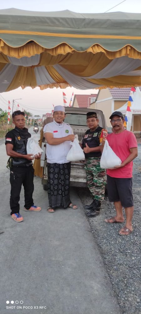 Berbagi Berkah, Posko Satu Jiwa Salurkan Paket Sembako untuk Anak Yatim dan Warga Kurang Mampu