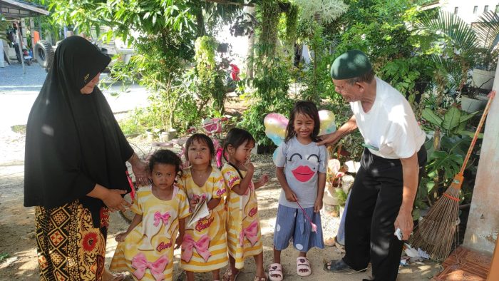 Sambangi Desa Door To Door di Tanbu, Posko Satu Jiwa Bergerak Menebar Kasih