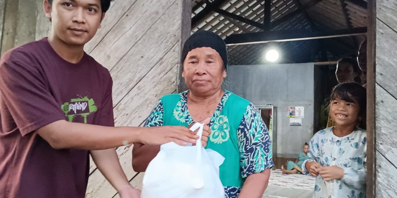 Sambangi Rumah Door to Door, Posko Bantu Ringankan Beban Masyarakat Kurang Mampu