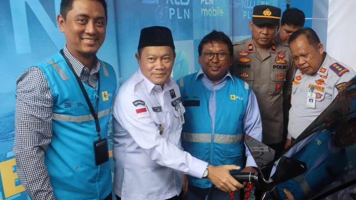 Eryanto Rais Resmikan Stasiun Pengisian Kendaraan Listrik Umum