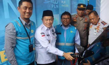 Eryanto Rais Resmikan Stasiun Pengisian Kendaraan Listrik Umum