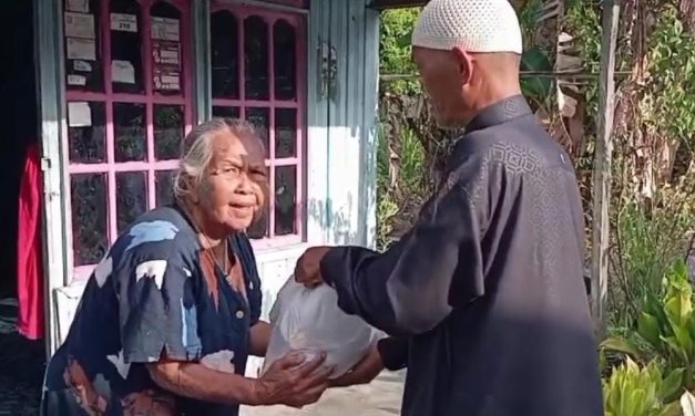 Posko Satu Jiwa Perkuat Tali Silaturahmi dengan Distribusikan Bantuan Langsung Kepada Warga